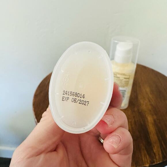 Hawaiian Tropic Weightless Hydration Face Sunscreen SPF 30 Lot Of 2 Sealed 1.7oz - Picture 4 of 5